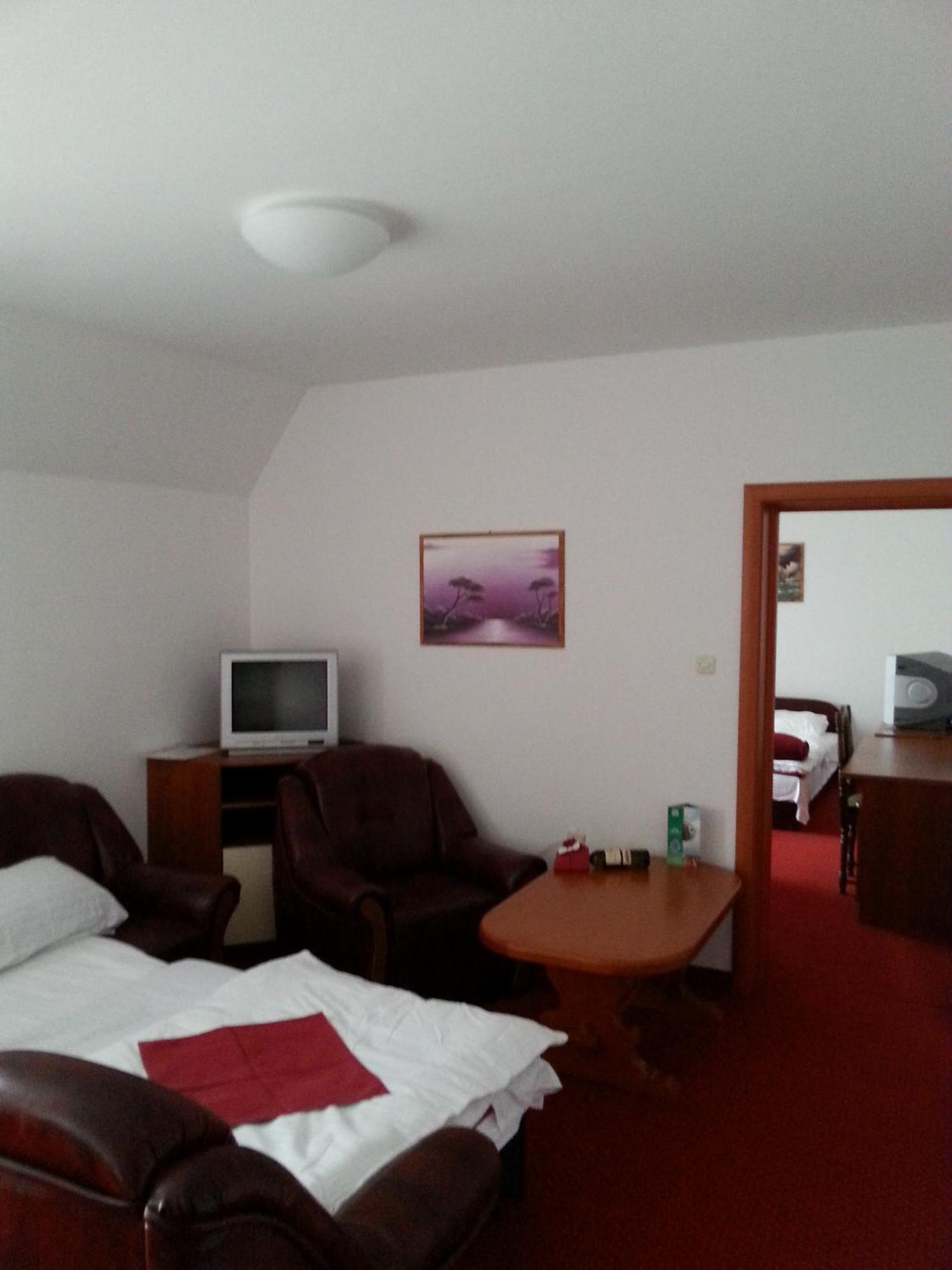 ホテル ミーニ クタック オトチャッツ 部屋 写真